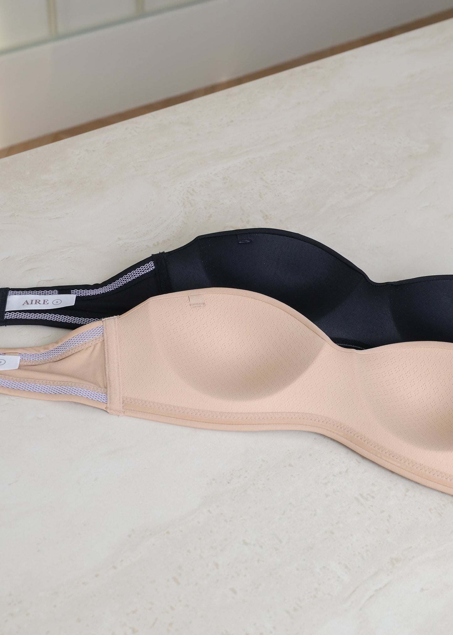 AIRE Strapless Sweetheart Bra (Black/Nude)