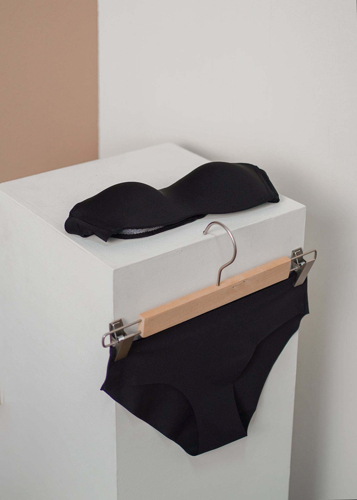 Strapless Bandeau Bra & Panties Pack (Black)