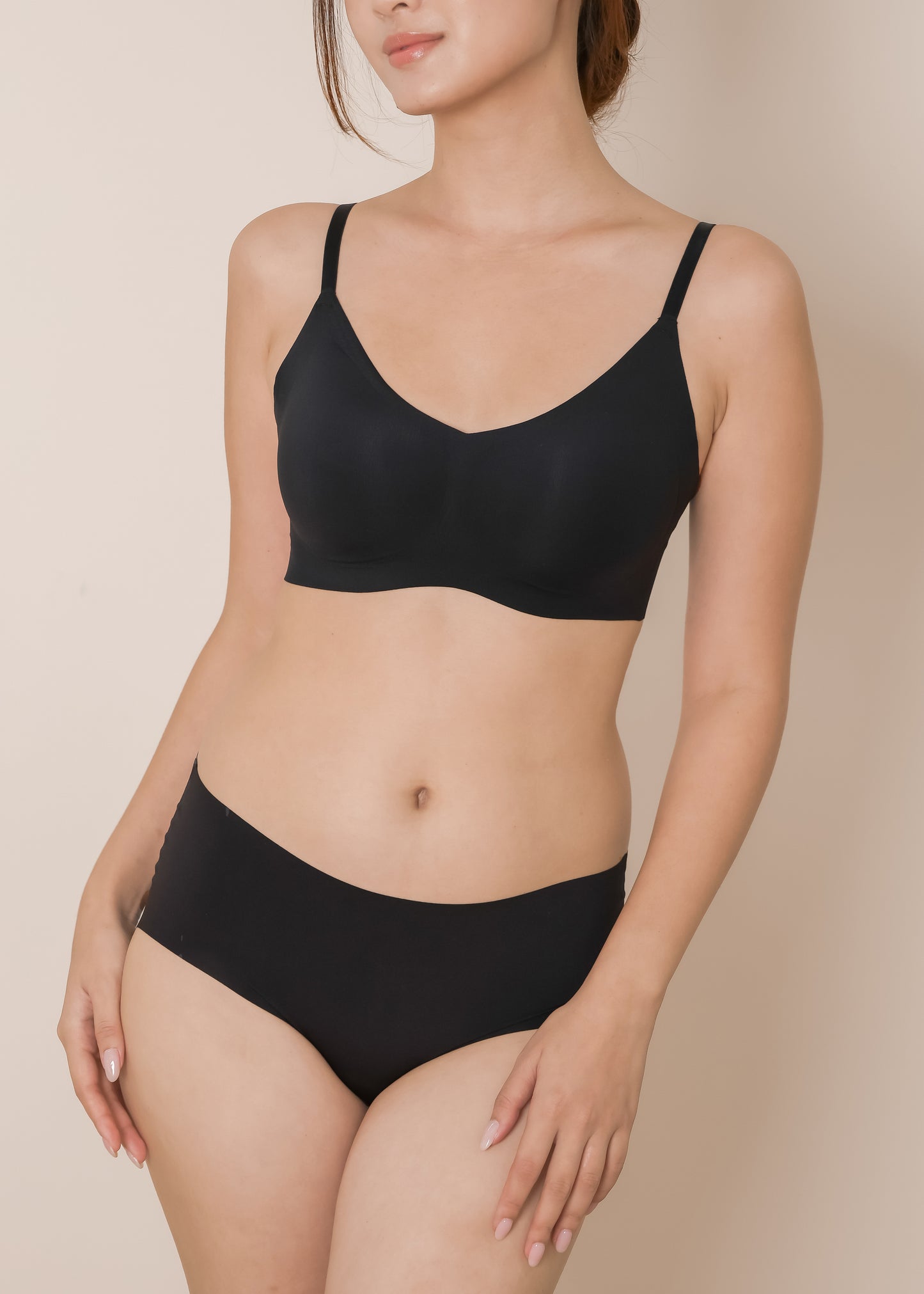 AIRE All-day Seamless Bra & Panties Pack (Black)