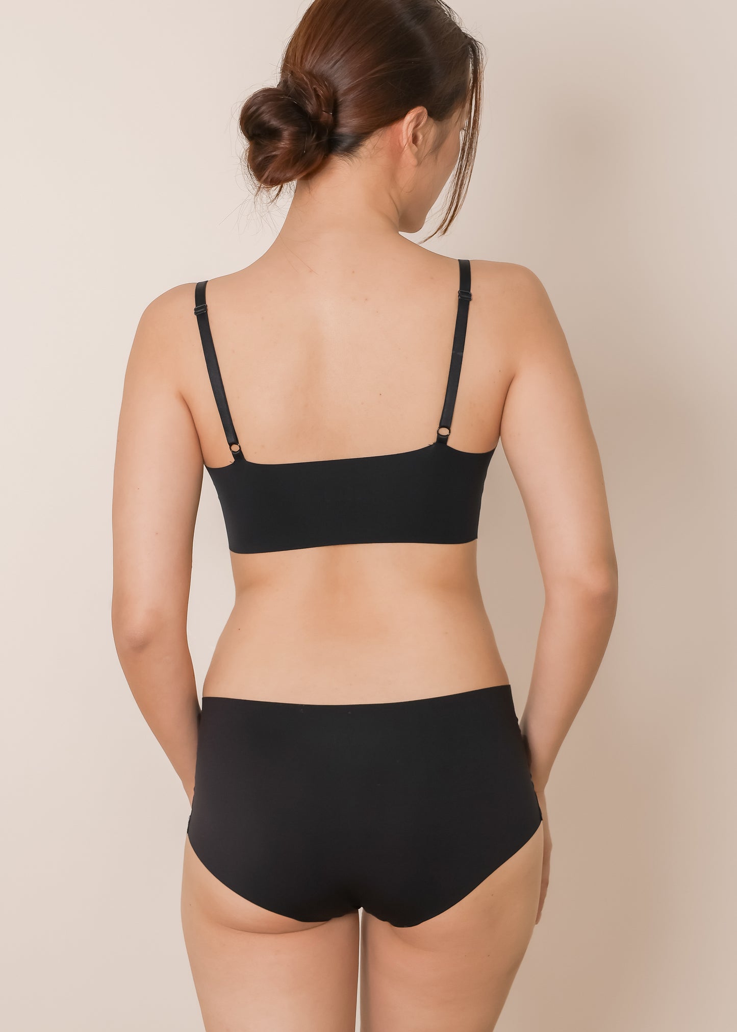 AIRE All-day Seamless Bra & Panties Pack (Black)