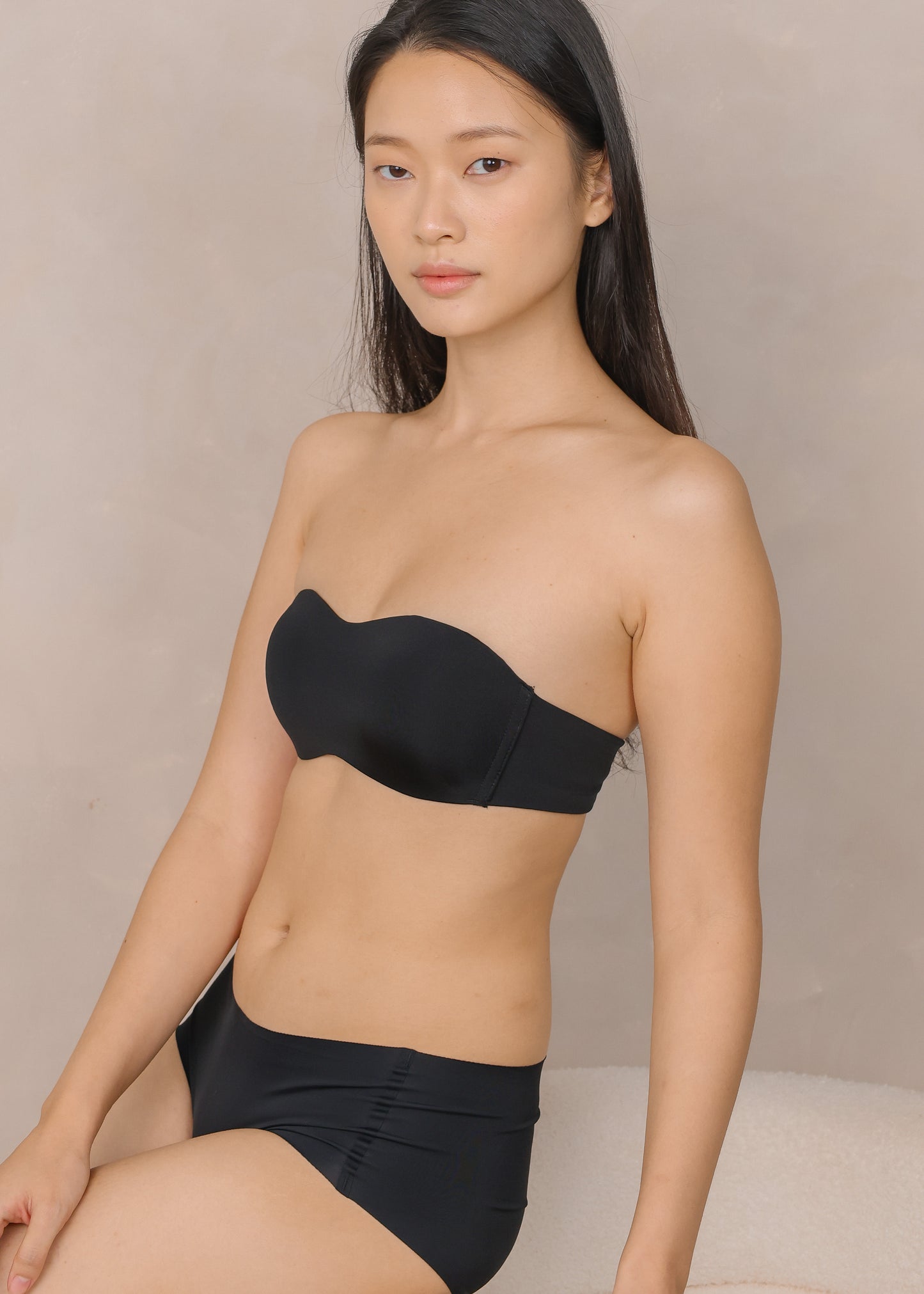 AIRE Strapless Bra (Black)