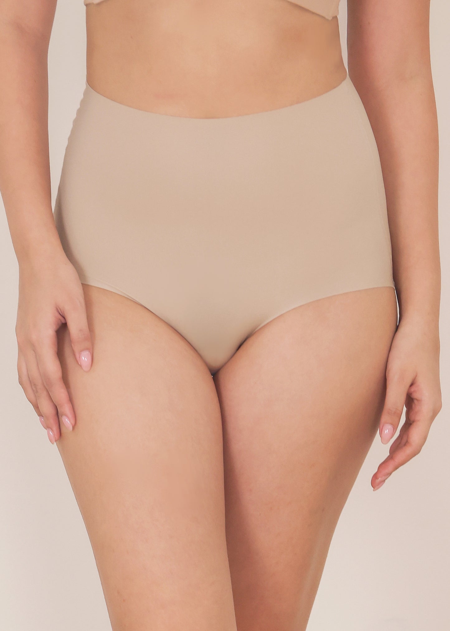 AIRE Seamless Panties (High-rise Hiphugger) - 2 colours