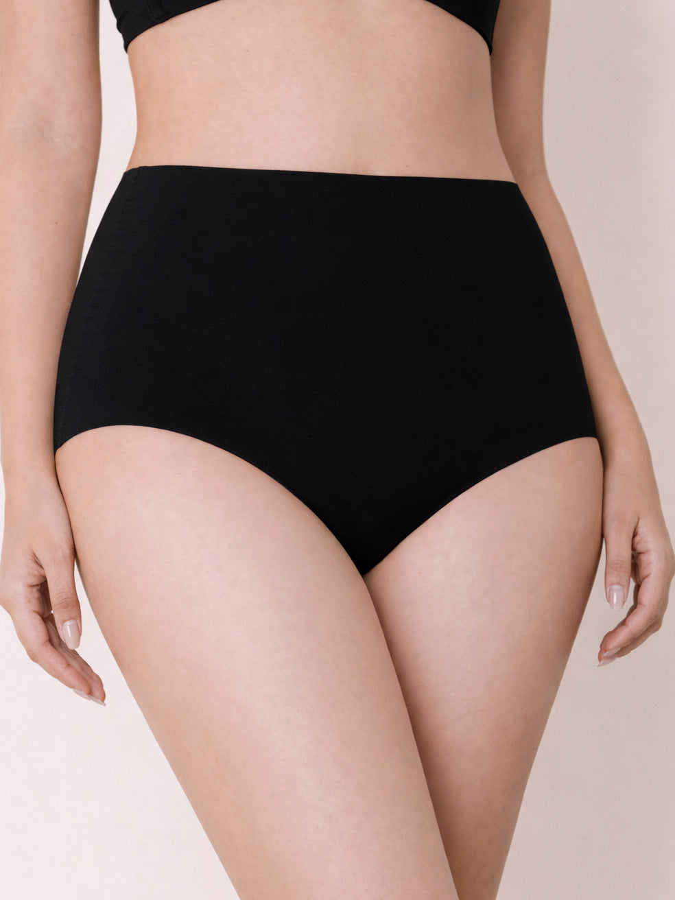 AIRE Seamless Panties (High-rise Hiphugger) - 2 colours