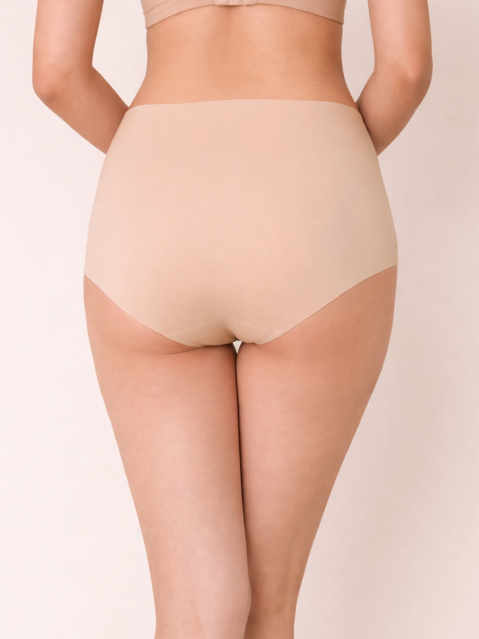 AIRE Seamless Panties (High-rise Hiphugger) - 2 colours